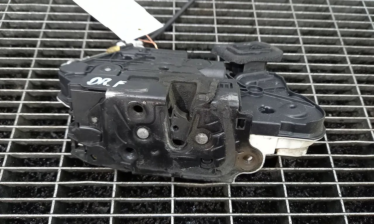 INCUIETOARE USA FATA DREAPTA VOLKSWAGEN GOLF VI 2008-2014