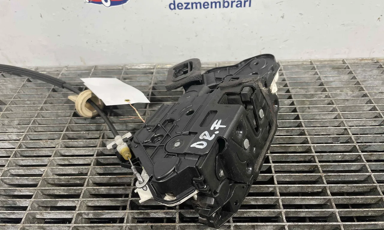 INCUIETOARE USA FATA DREAPTA VOLKSWAGEN GOLF VI 2008-2014
