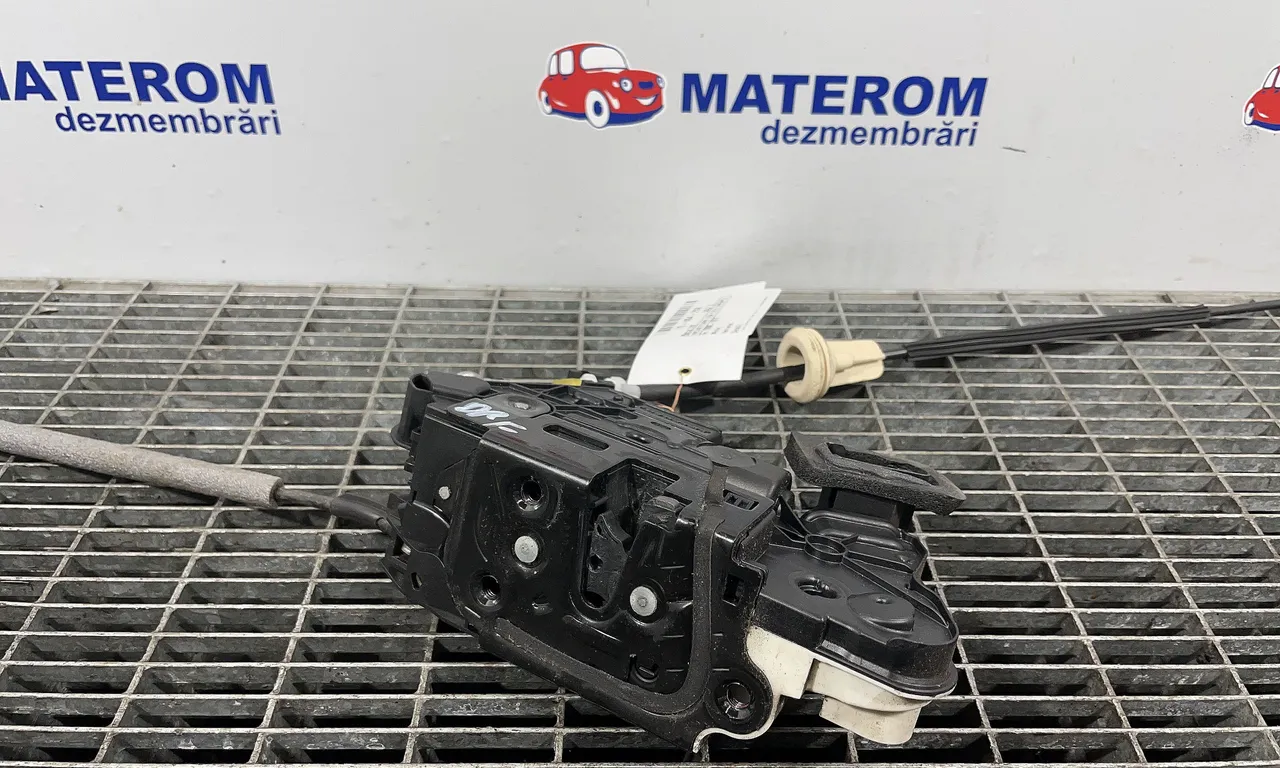 INCUIETOARE USA FATA DREAPTA VOLKSWAGEN GOLF VI 2008-2014