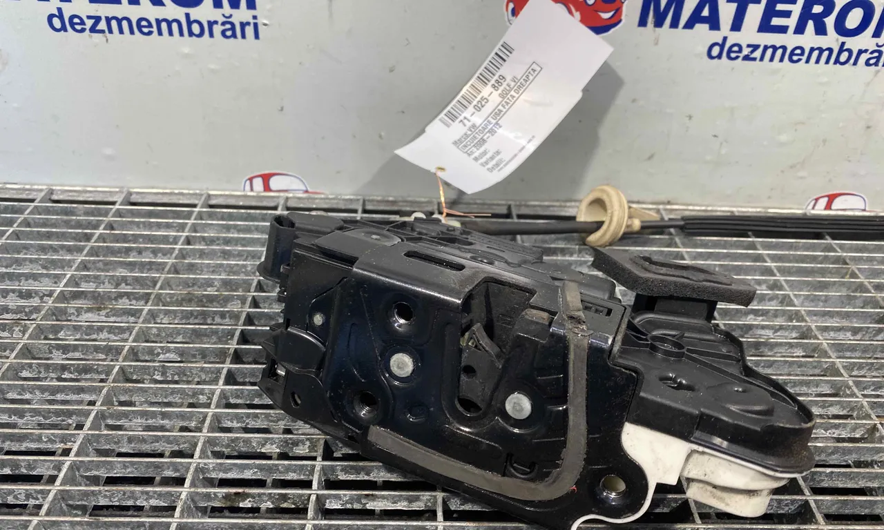 INCUIETOARE USA FATA DREAPTA VOLKSWAGEN GOLF VI 2008-2014