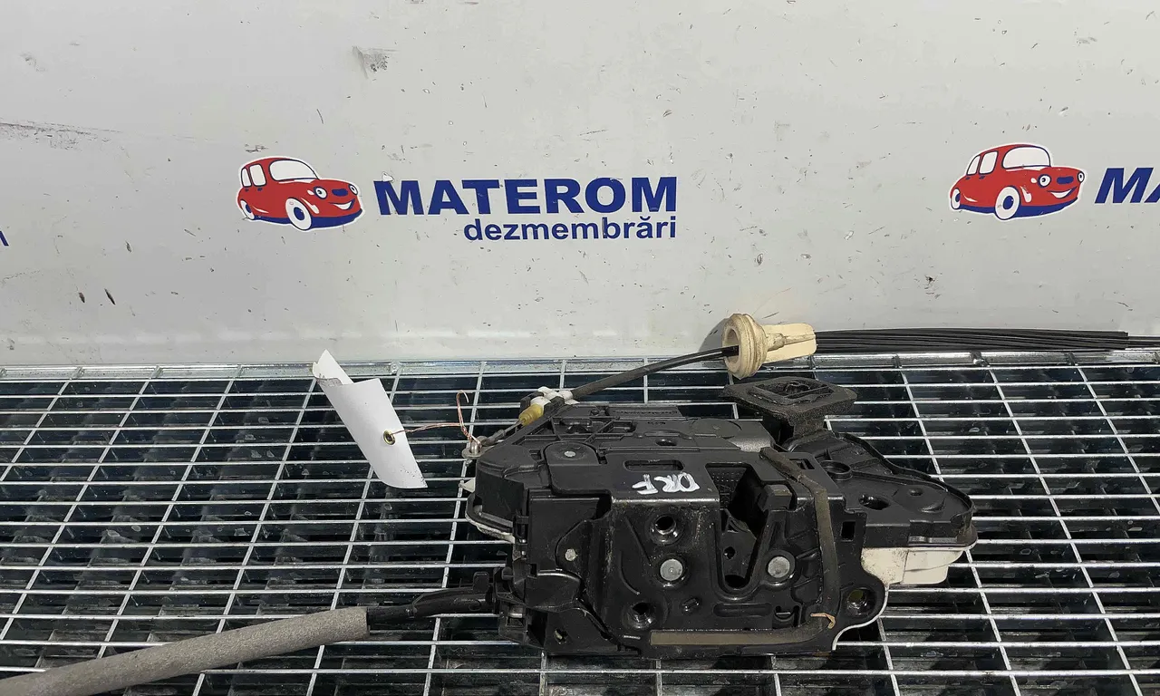 INCUIETOARE USA FATA DREAPTA VOLKSWAGEN GOLF VI 2008-2014