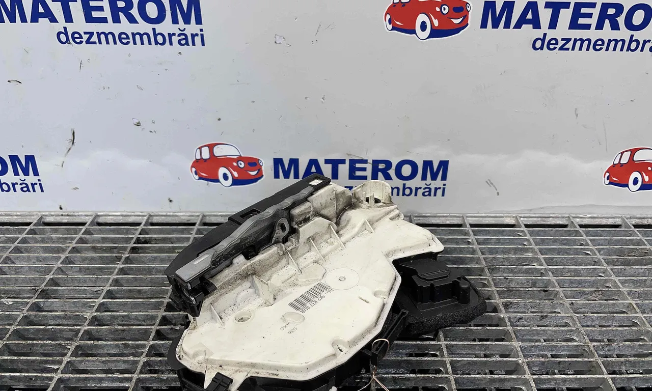 INCUIETOARE USA FATA DREAPTA VOLKSWAGEN GOLF VI 2008-2014