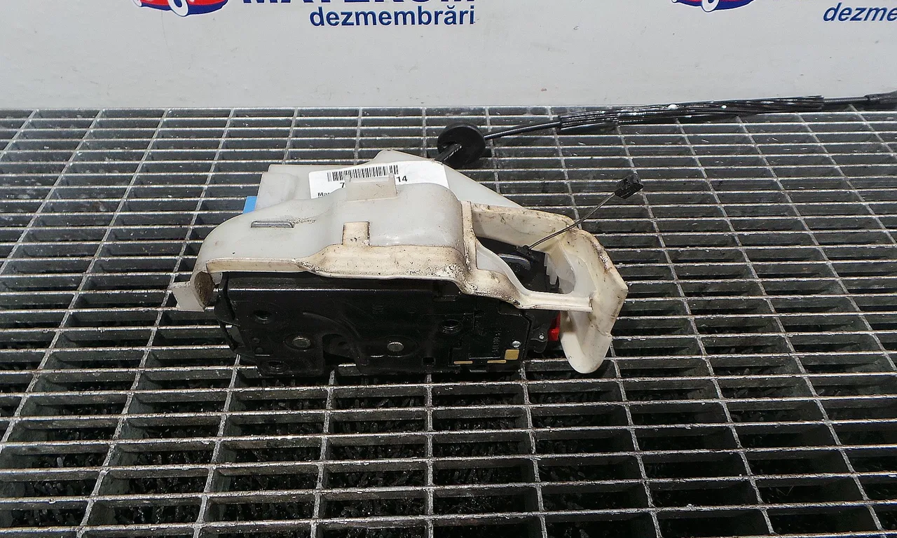 INCUIETOARE USA FATA STANGA VOLKSWAGEN GOLF VI 2008-2014
