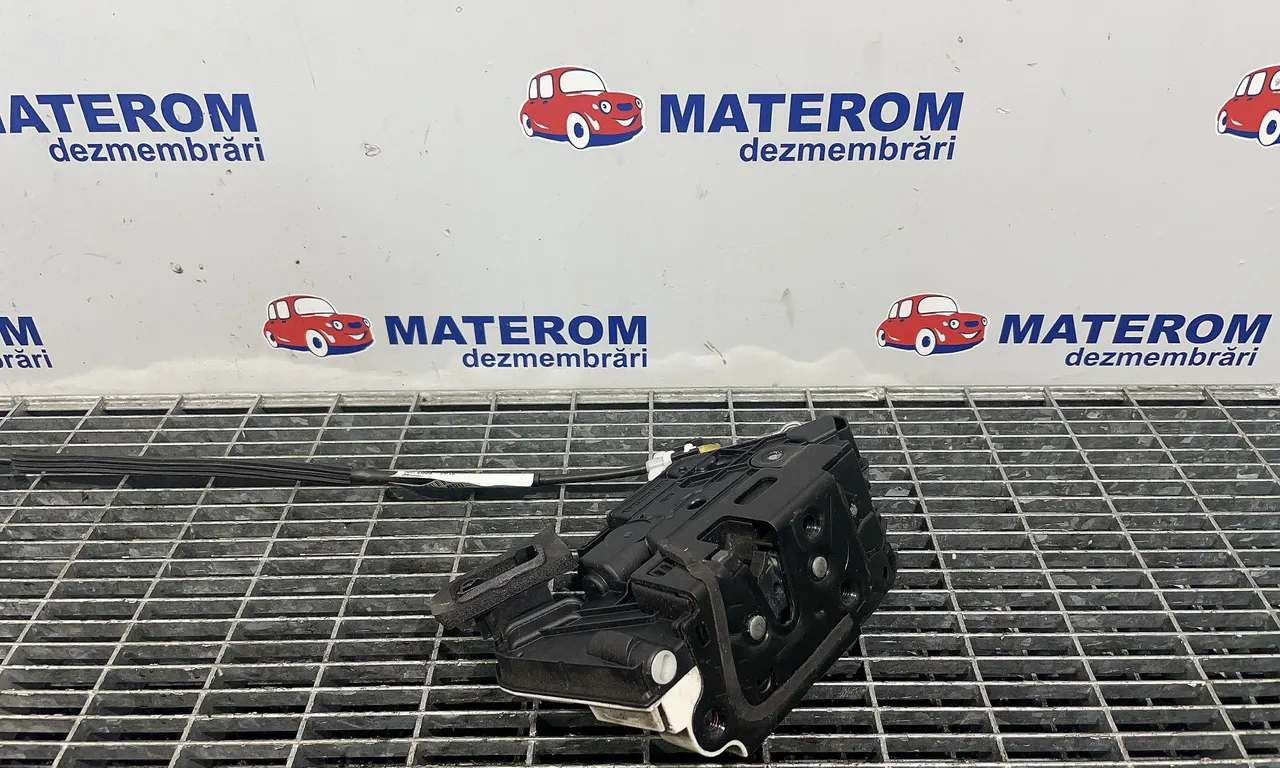 INCUIETOARE USA FATA STANGA VOLKSWAGEN GOLF VI 2008-2014