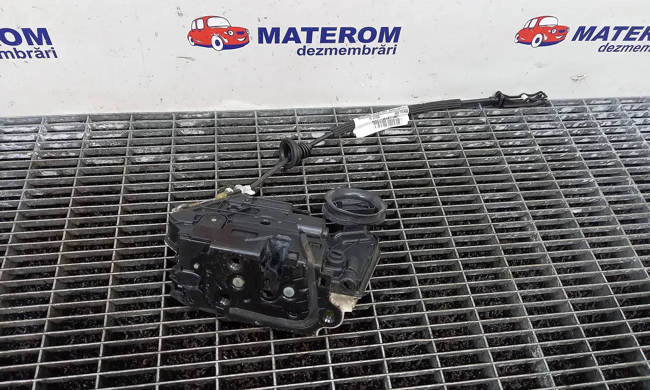 INCUIETOARE USA SPATE DREAPTA VOLKSWAGEN GOLF VI 2008-2014