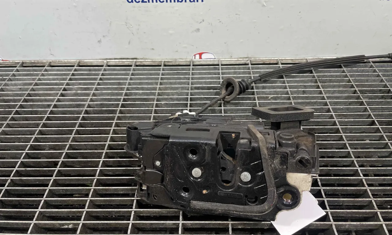 INCUIETOARE USA SPATE DREAPTA VOLKSWAGEN GOLF VI 2008-2014
