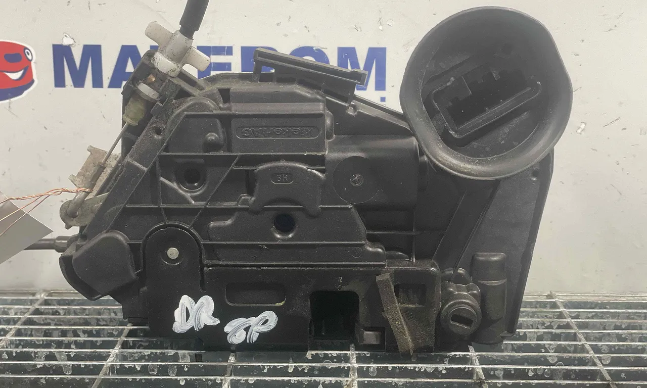 INCUIETOARE USA SPATE DREAPTA VOLKSWAGEN GOLF VI 2008-2014