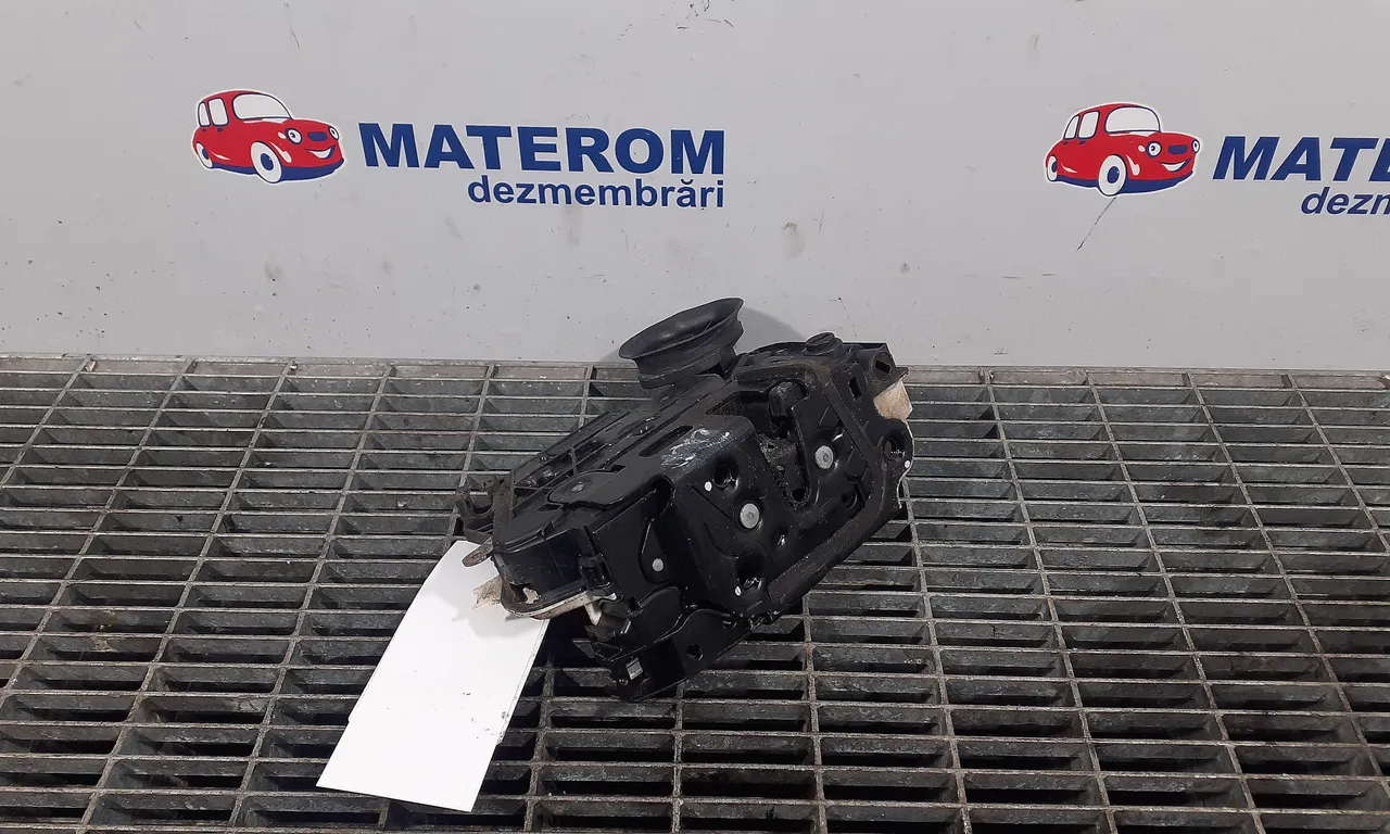 INCUIETOARE USA SPATE DREAPTA VOLKSWAGEN GOLF VI 2008-2014