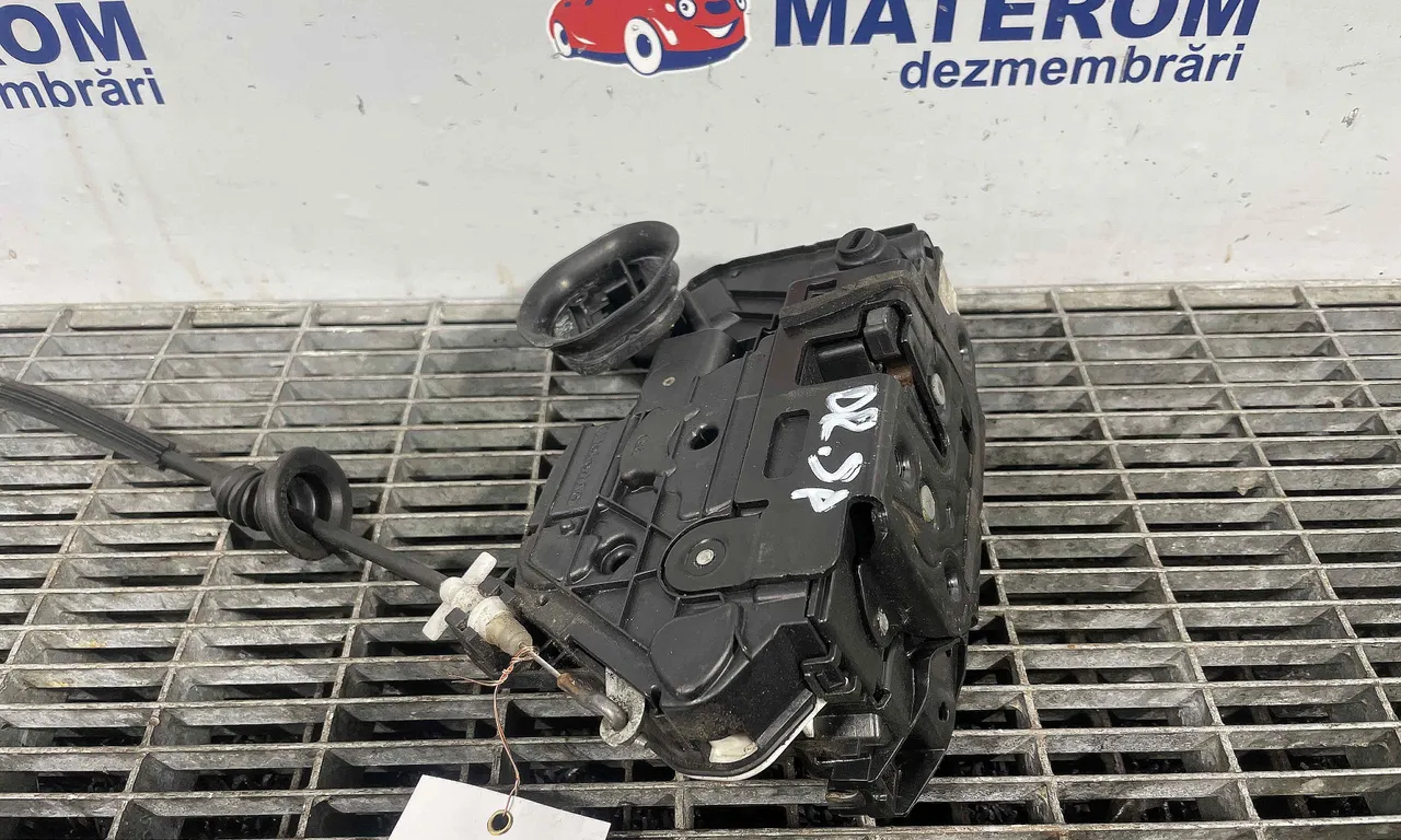 INCUIETOARE USA SPATE DREAPTA VOLKSWAGEN GOLF VI 2008-2014