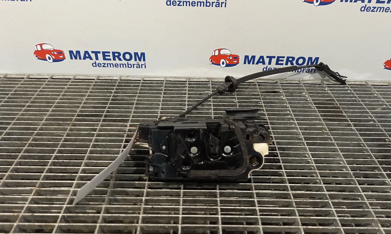 INCUIETOARE USA SPATE DREAPTA VOLKSWAGEN GOLF VI 2008-2014