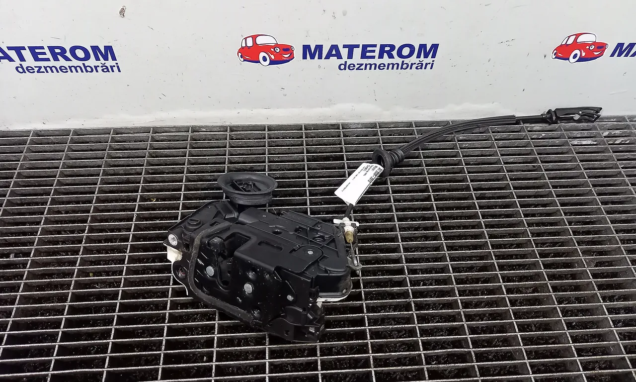 INCUIETOARE USA SPATE STANGA VOLKSWAGEN GOLF VI 2008-2014