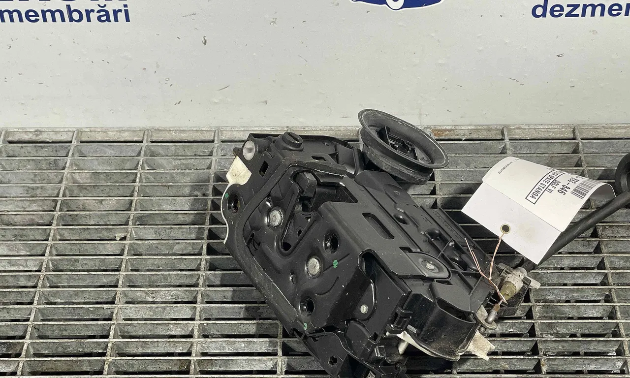 INCUIETOARE USA SPATE STANGA VOLKSWAGEN GOLF VI 2008-2014