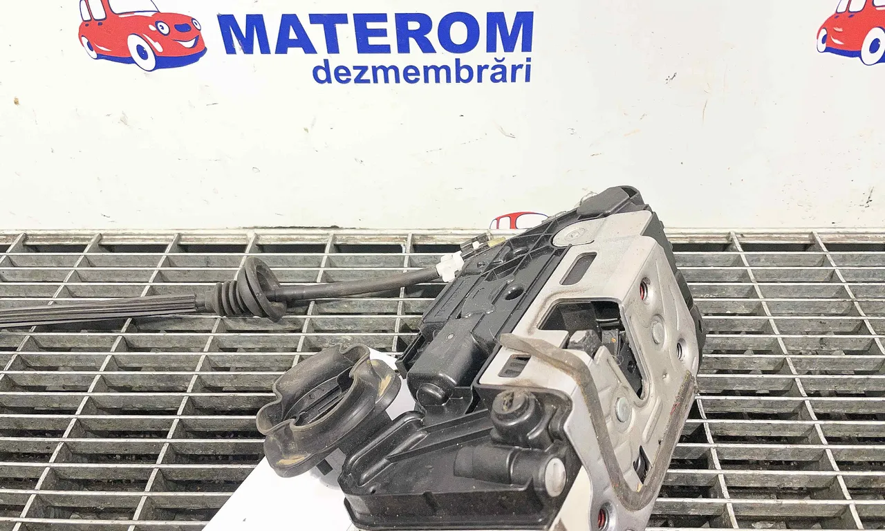 INCUIETOARE USA SPATE STANGA VOLKSWAGEN GOLF VI 2008-2014