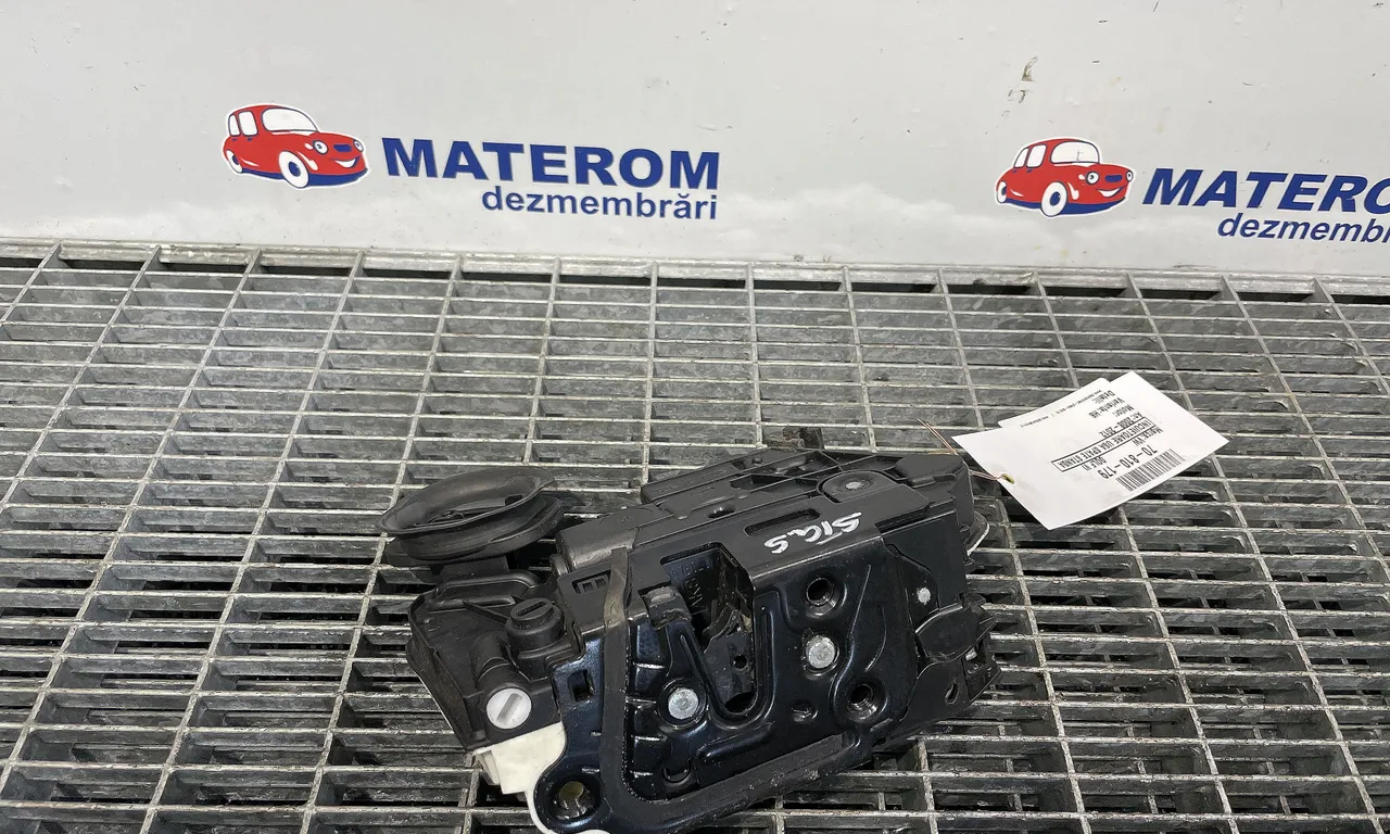 INCUIETOARE USA SPATE STANGA VOLKSWAGEN GOLF VI 2008-2014