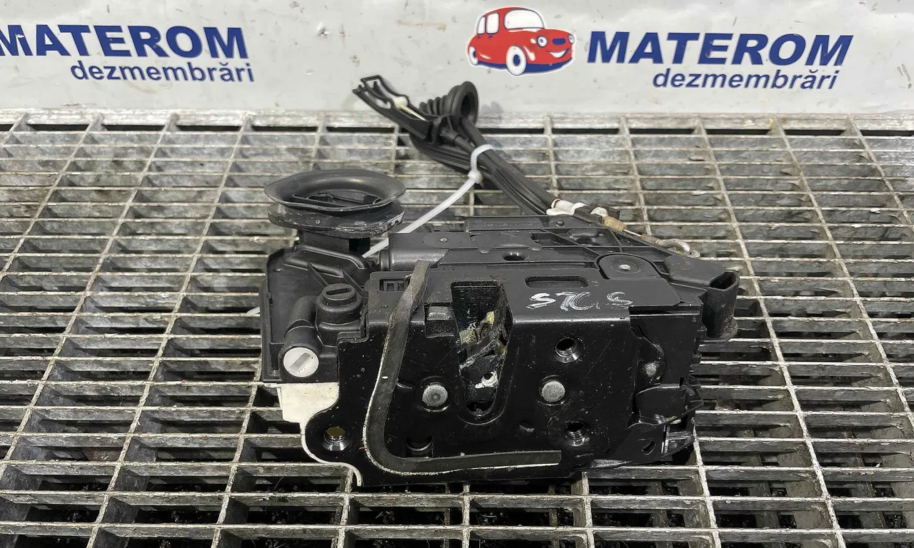 INCUIETOARE USA SPATE STANGA VOLKSWAGEN GOLF VI 2008-2014