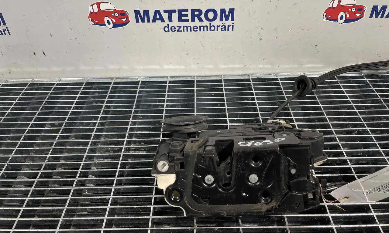 INCUIETOARE USA SPATE STANGA VOLKSWAGEN GOLF VI 2008-2014