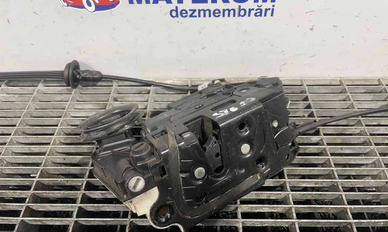 INCUIETOARE USA SPATE STANGA VOLKSWAGEN GOLF VI 2008-2014