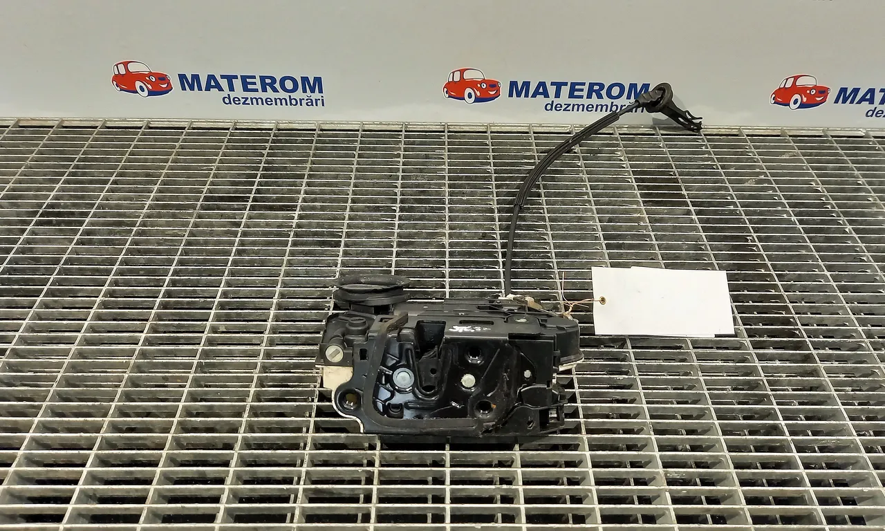 INCUIETOARE USA SPATE STANGA VOLKSWAGEN GOLF VI 2008-2014