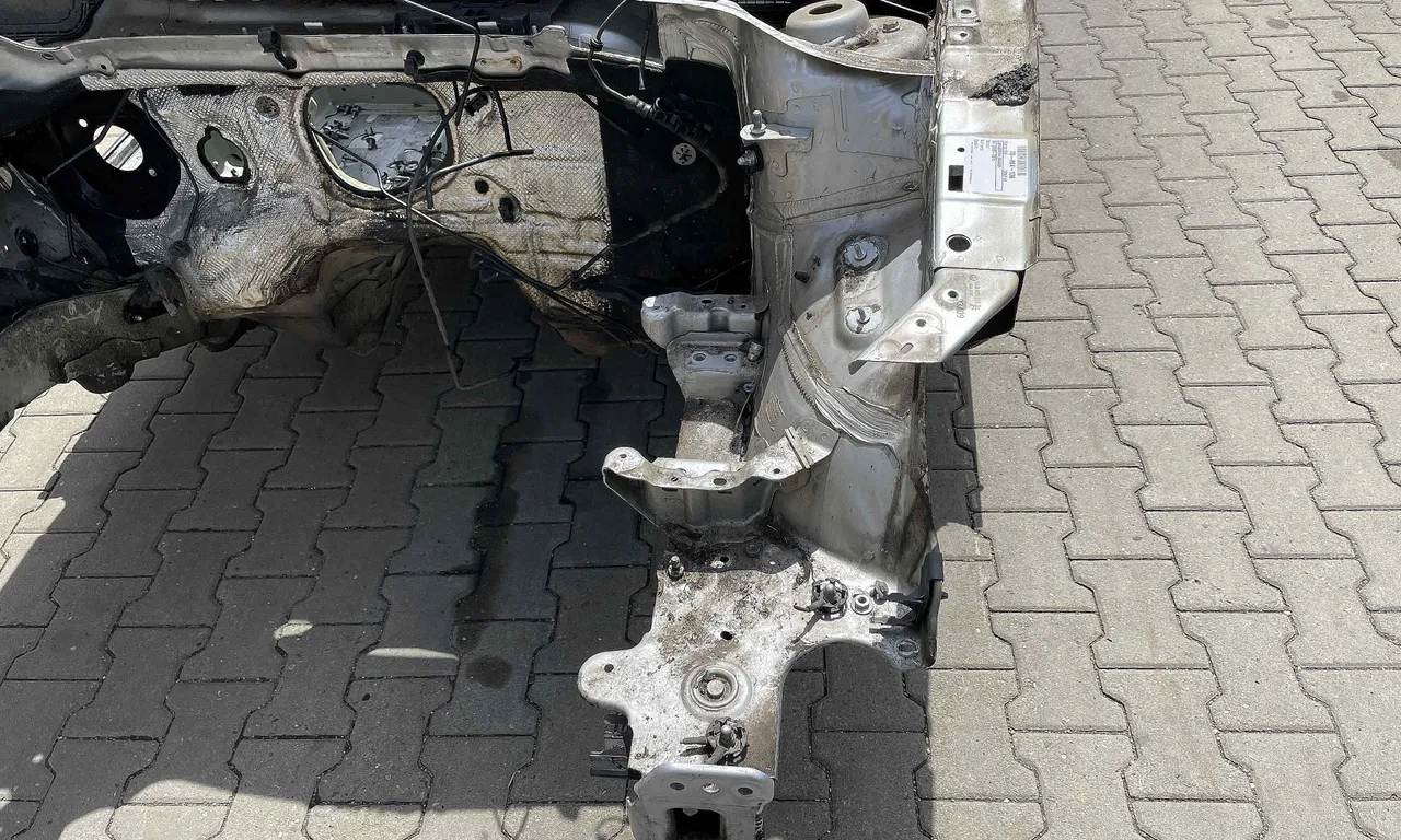 LONJERON STANGA VOLKSWAGEN GOLF VI 2008-2014