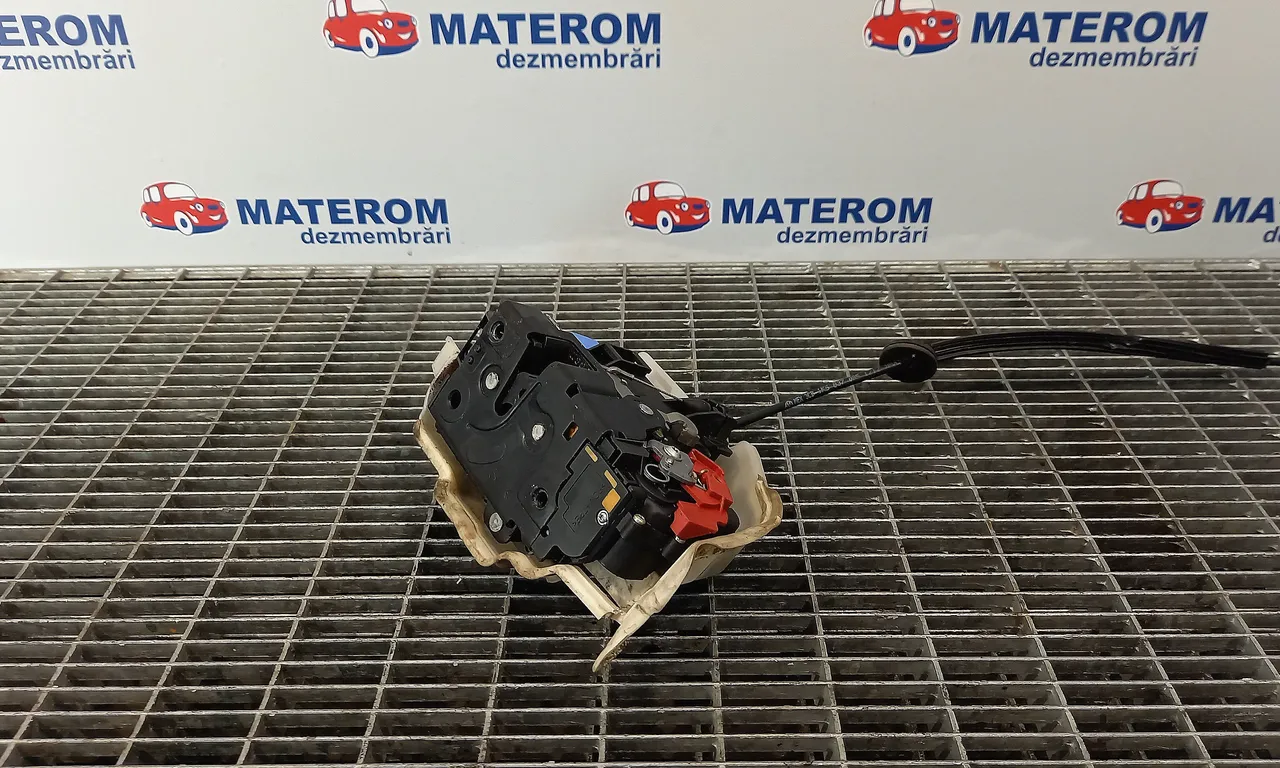 MACARA USA FATA DREAPTA VOLKSWAGEN GOLF VI 2008-2014