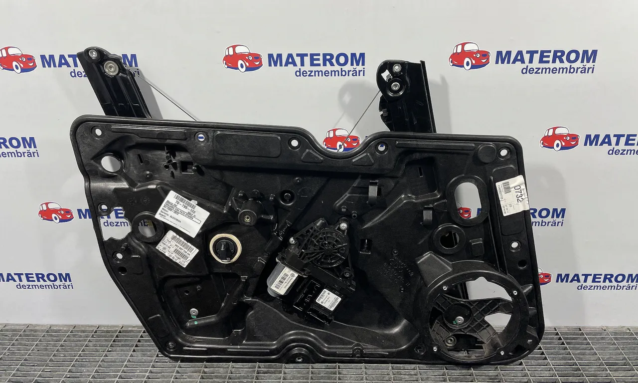 MACARA USA FATA STANGA VOLKSWAGEN GOLF VI 2008-2014