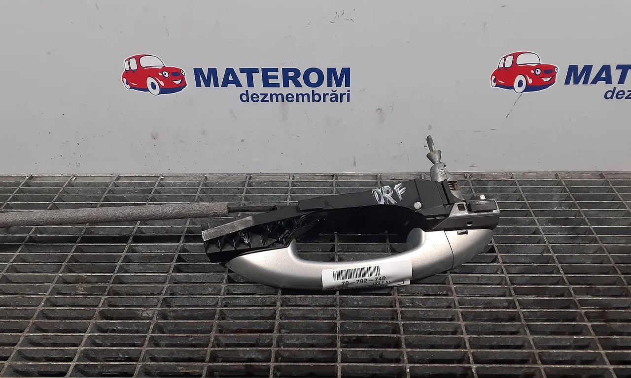 MANER USA FATA DREAPTA VOLKSWAGEN GOLF VI 2008-2014