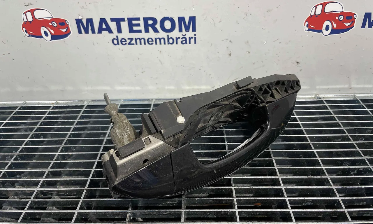 MANER USA FATA DREAPTA VOLKSWAGEN GOLF VI 2008-2014