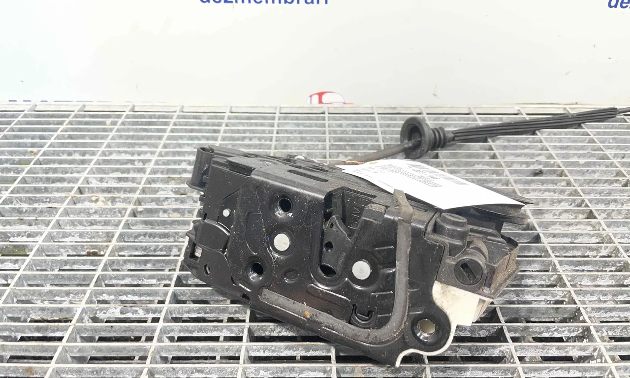 INCUIETOARE USA SPATE DREAPTA VOLKSWAGEN GOLF VI 2008-2014