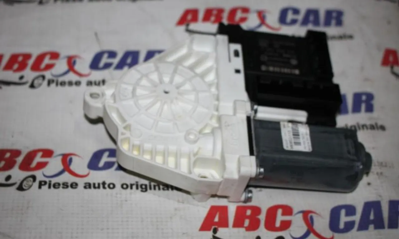 Motoras geam dreapta fata VOLKSWAGEN GOLF VI 2008-2014