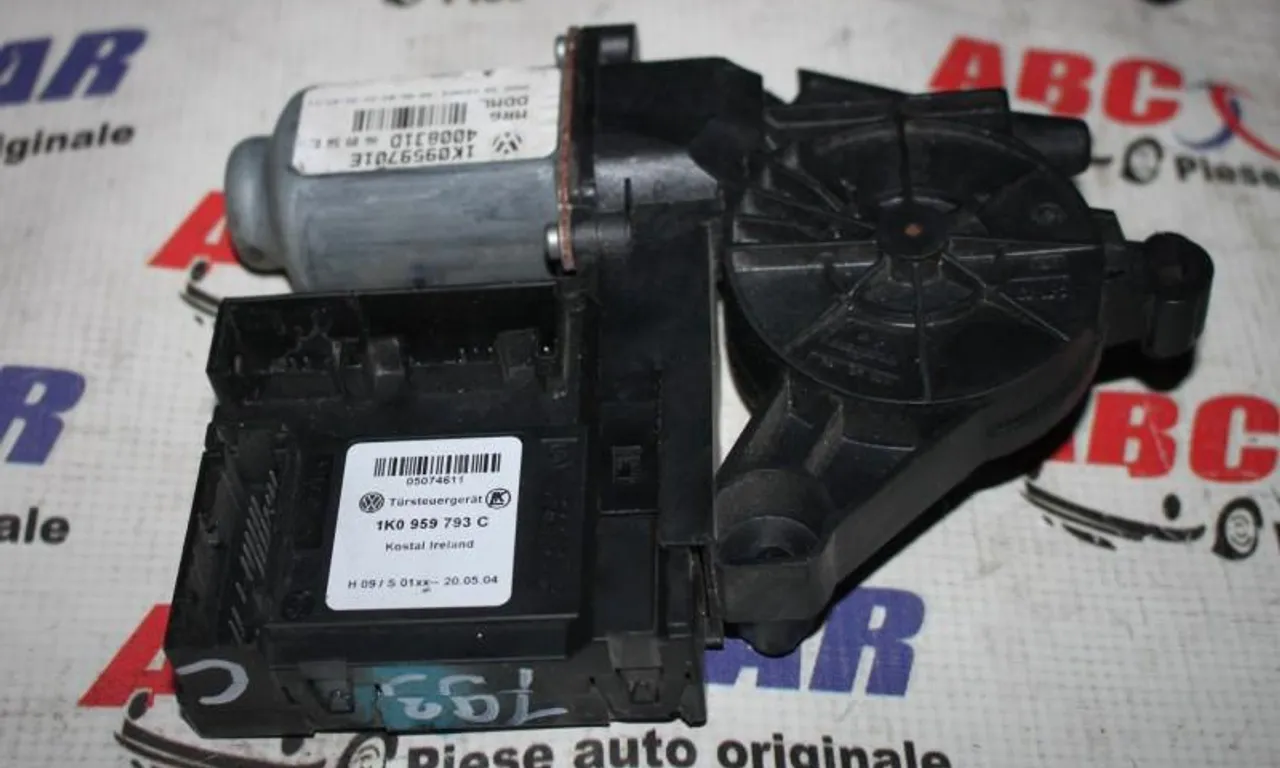 Motoras macara usa stanga fata VOLKSWAGEN GOLF VI 2008-2014