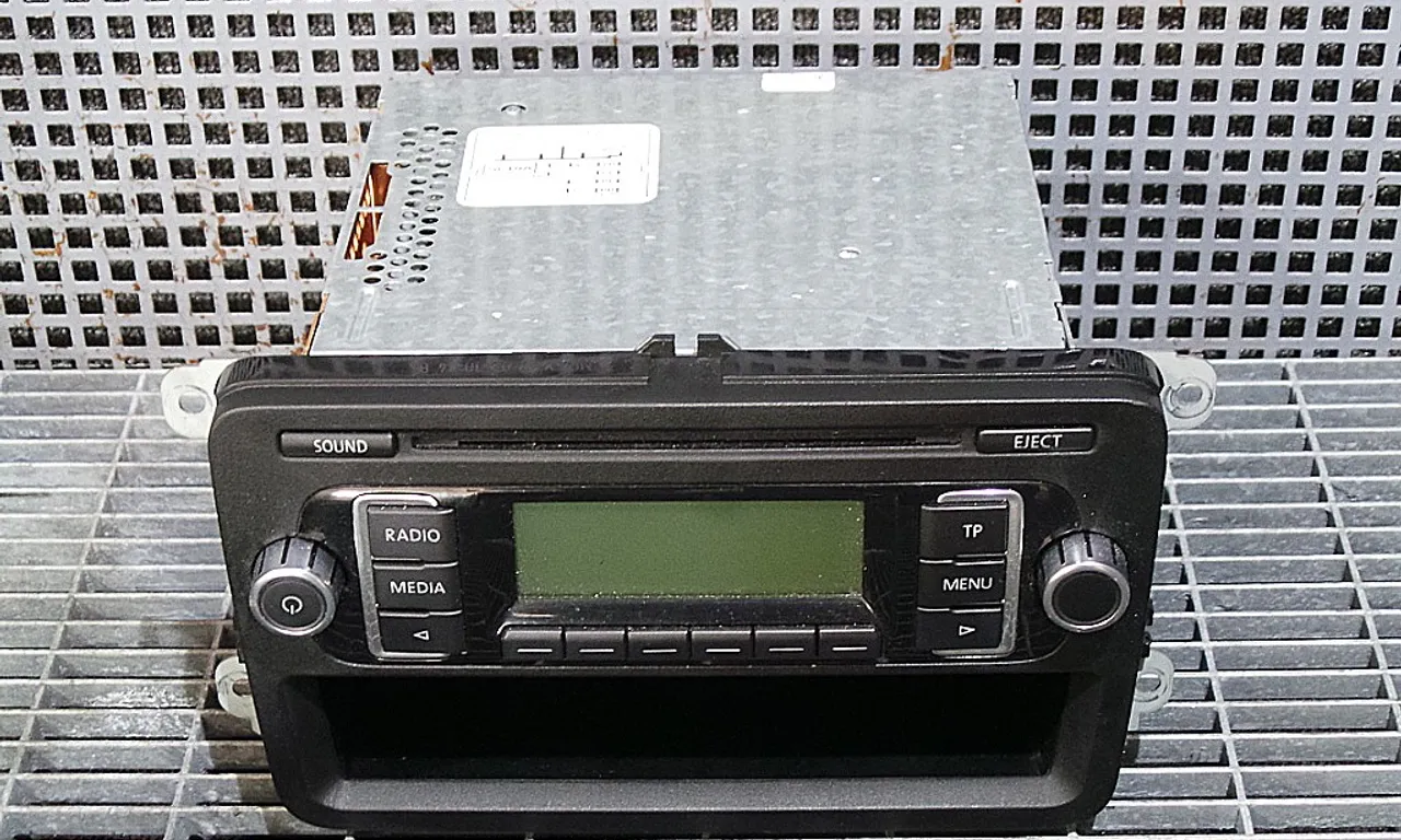 RADIO CD VOLKSWAGEN GOLF VI 2008-2014