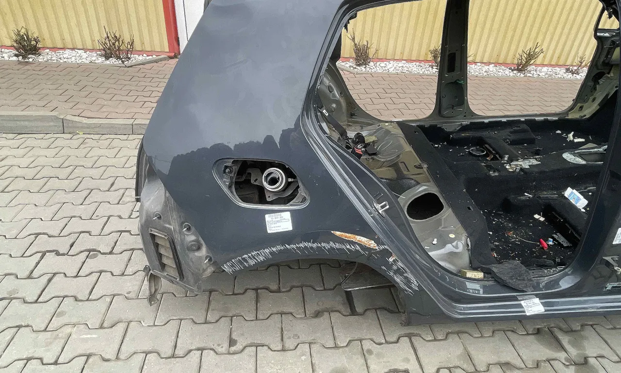 ARIPA SPATE DREAPTA VOLKSWAGEN GOLF VII 2012-2021