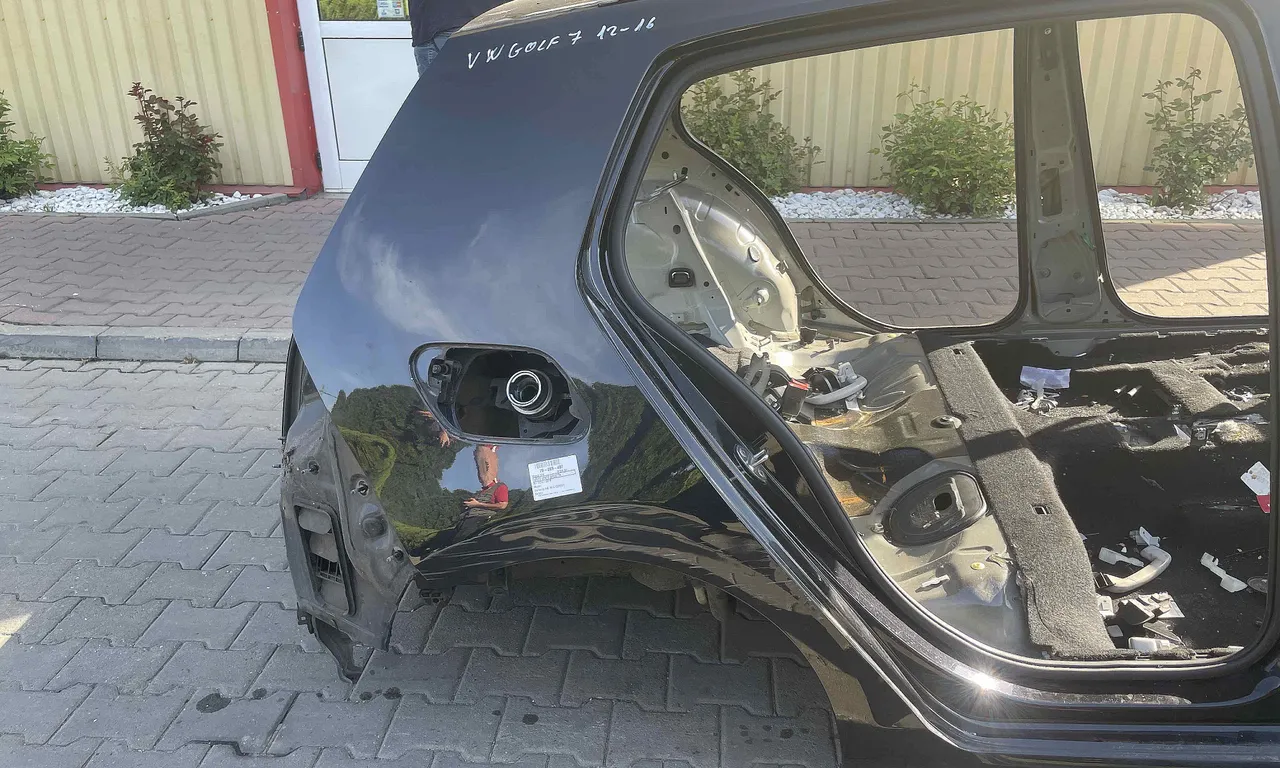 ARIPA SPATE DREAPTA VOLKSWAGEN GOLF VII 2012-2021
