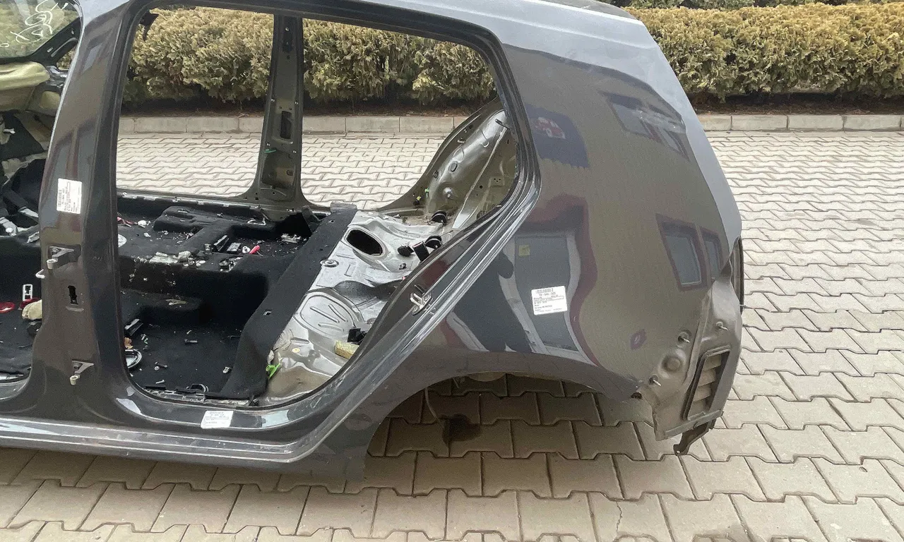 ARIPA SPATE STANGA VOLKSWAGEN GOLF VII 2012-2021