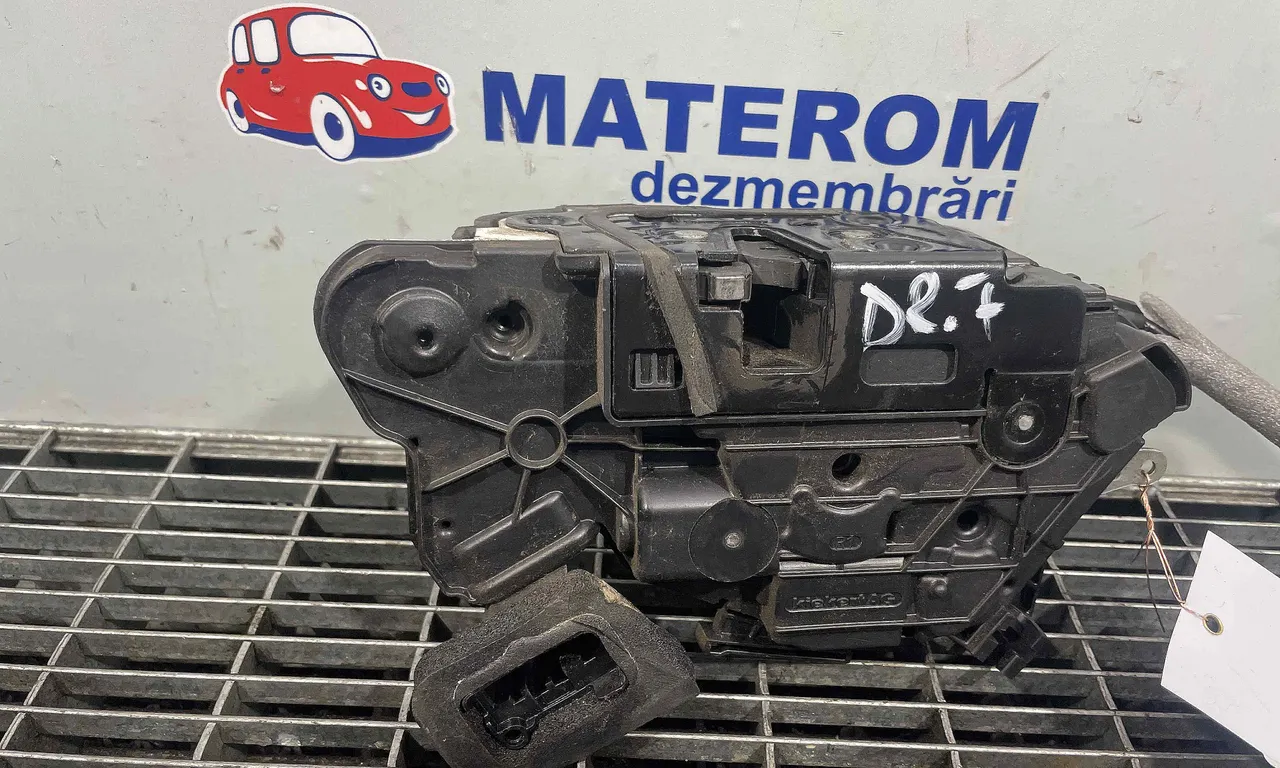 INCUIETOARE USA FATA DREAPTA VOLKSWAGEN GOLF VII 2012-2021