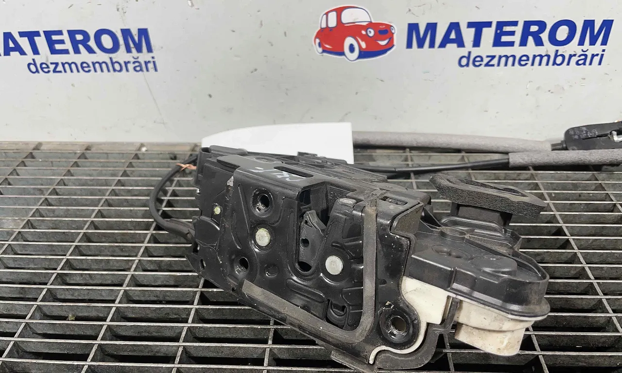 INCUIETOARE USA FATA DREAPTA VOLKSWAGEN GOLF VII 2012-2021