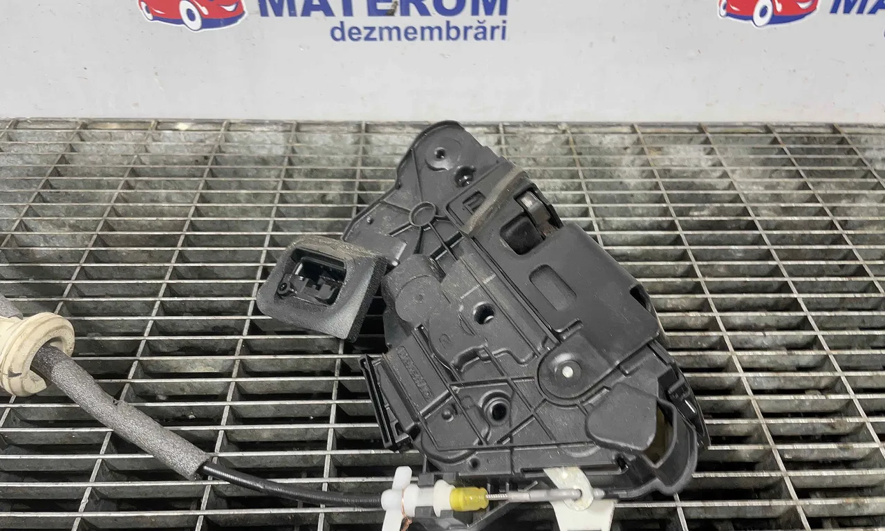 INCUIETOARE USA FATA DREAPTA VOLKSWAGEN GOLF VII 2012-2021