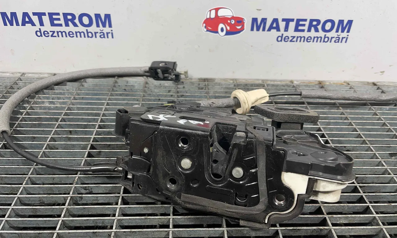 INCUIETOARE USA FATA DREAPTA VOLKSWAGEN GOLF VII 2012-2021
