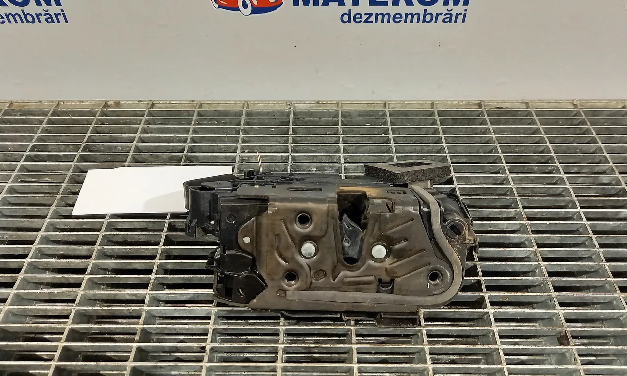 INCUIETOARE USA FATA DREAPTA VOLKSWAGEN GOLF VII 2012-2021