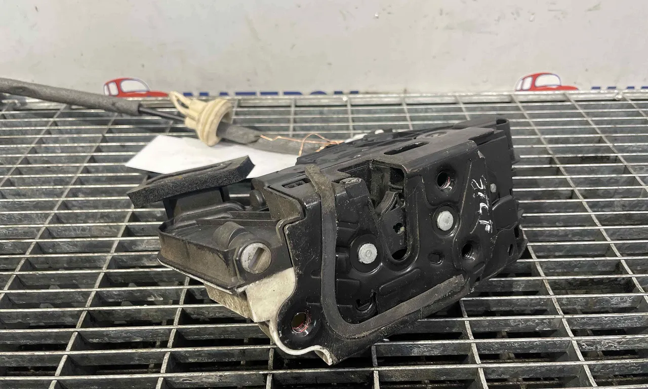 INCUIETOARE USA FATA STANGA VOLKSWAGEN GOLF VII 2012-2021