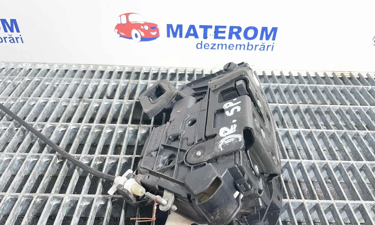 INCUIETOARE USA SPATE DREAPTA VOLKSWAGEN GOLF VII 2012-2021