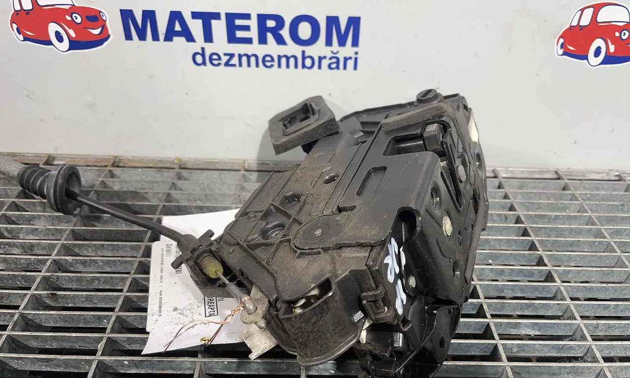 INCUIETOARE USA SPATE DREAPTA VOLKSWAGEN GOLF VII 2012-2021