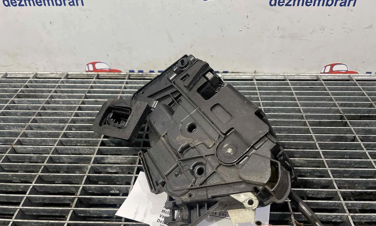 INCUIETOARE USA SPATE DREAPTA VOLKSWAGEN GOLF VII 2012-2021