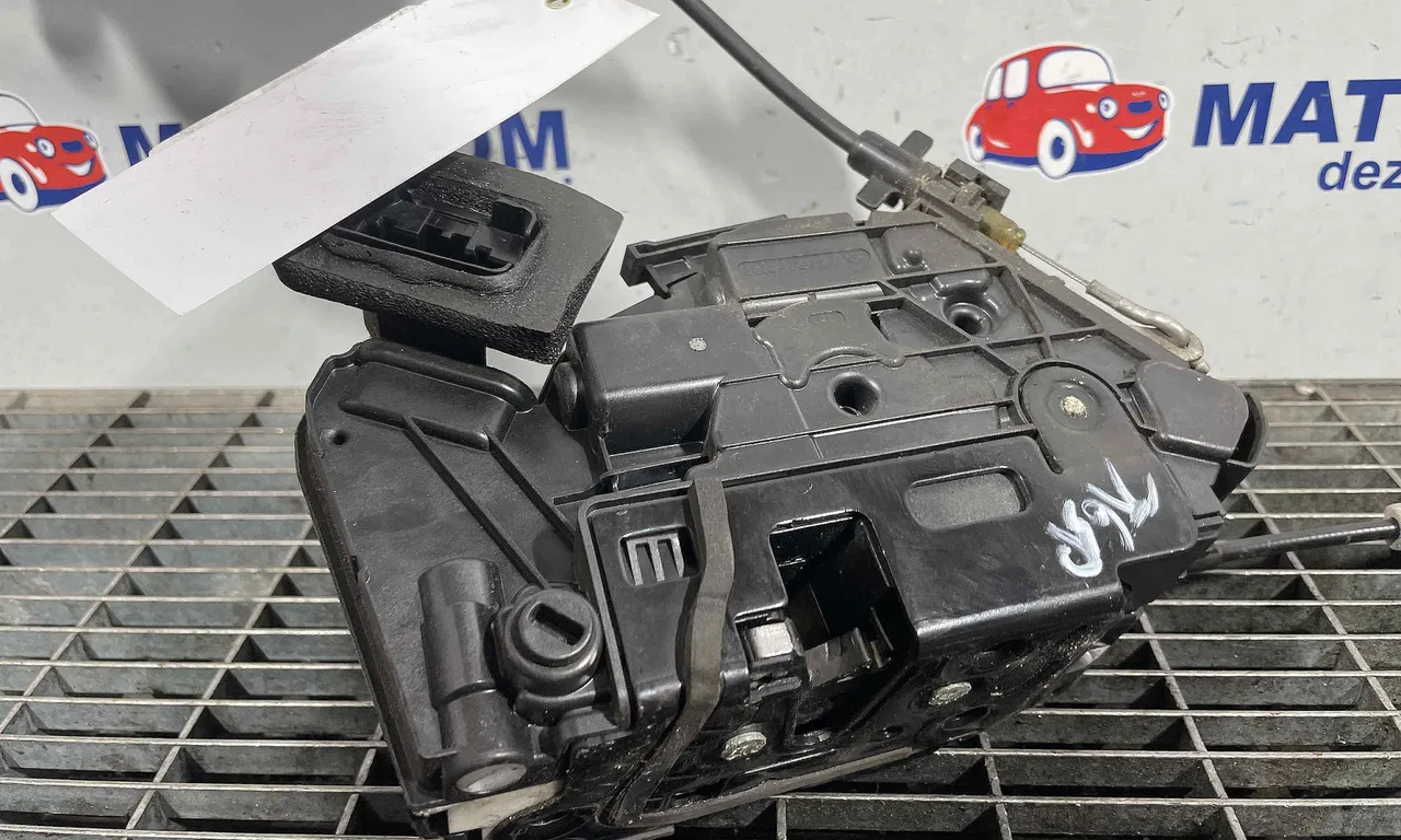 INCUIETOARE USA SPATE STANGA VOLKSWAGEN GOLF VII 2012-2021