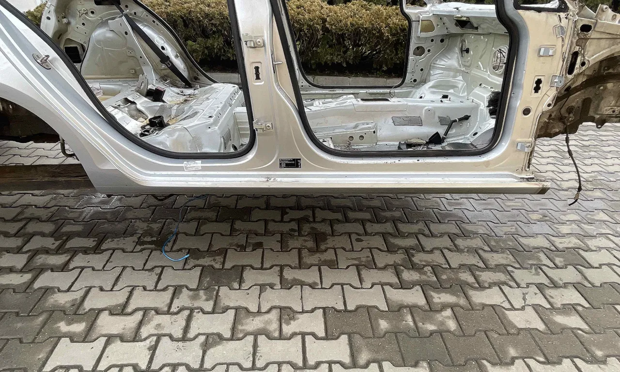 PRAG DREAPTA VOLKSWAGEN GOLF VII 2012-2021