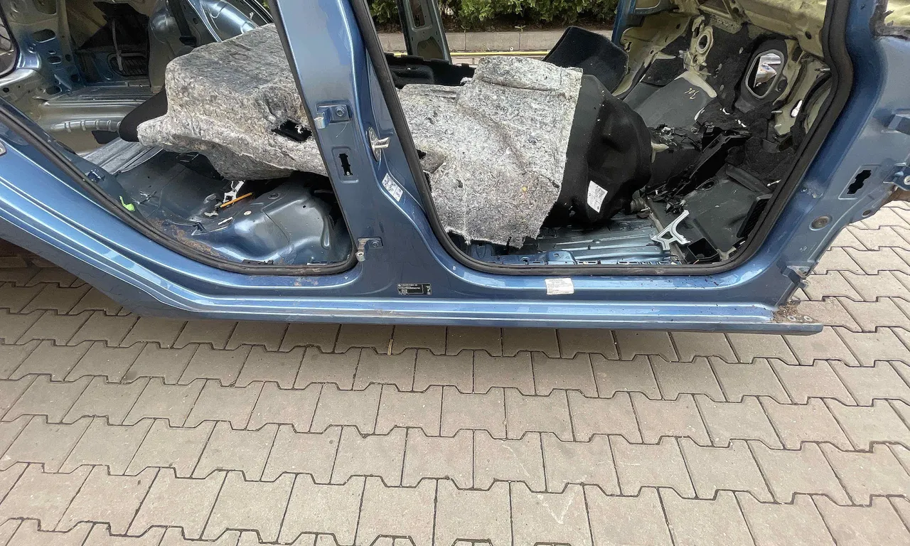 PRAG DREAPTA VOLKSWAGEN GOLF VII 2012-2021