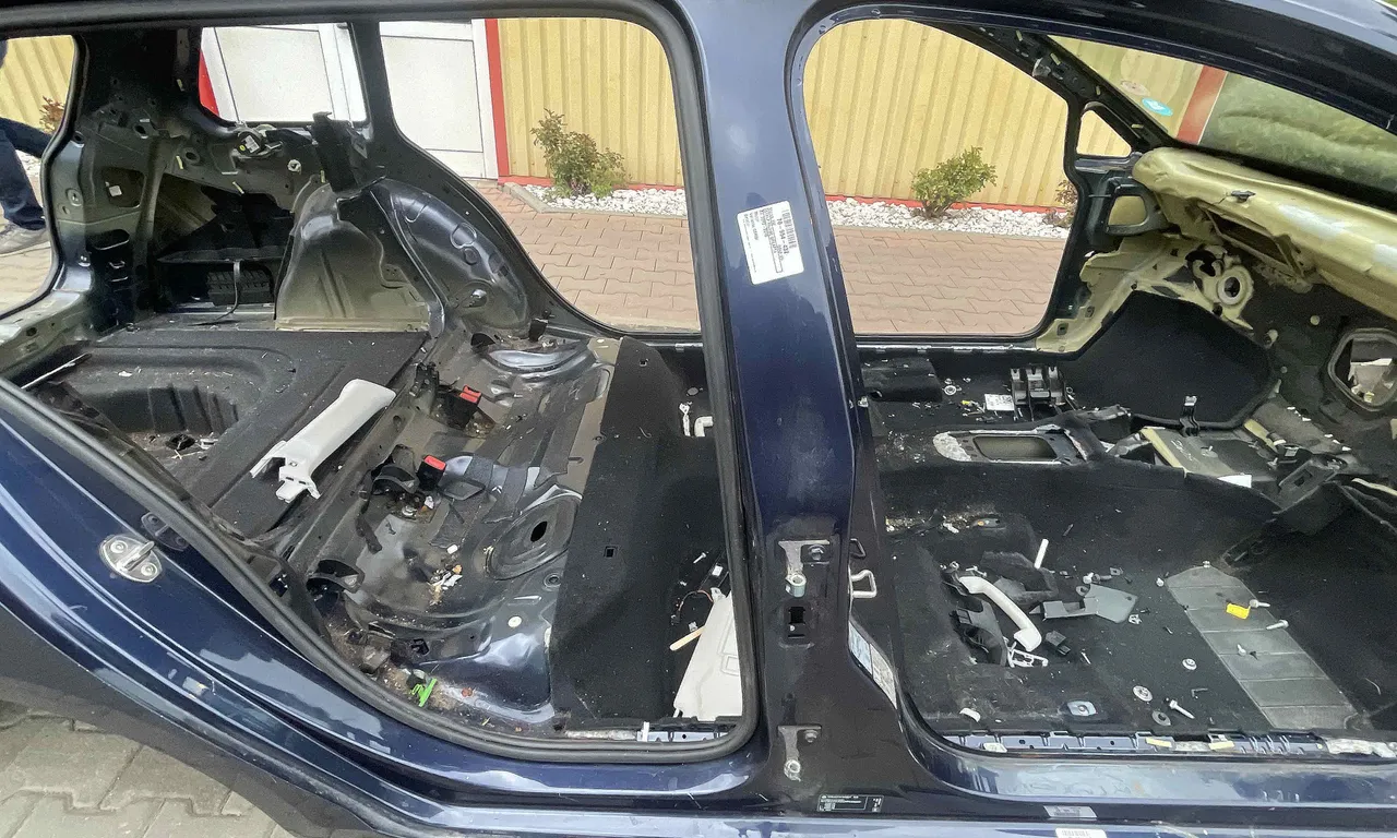 STALP MIJLOC DREAPTA VOLKSWAGEN GOLF VII 2012-2021