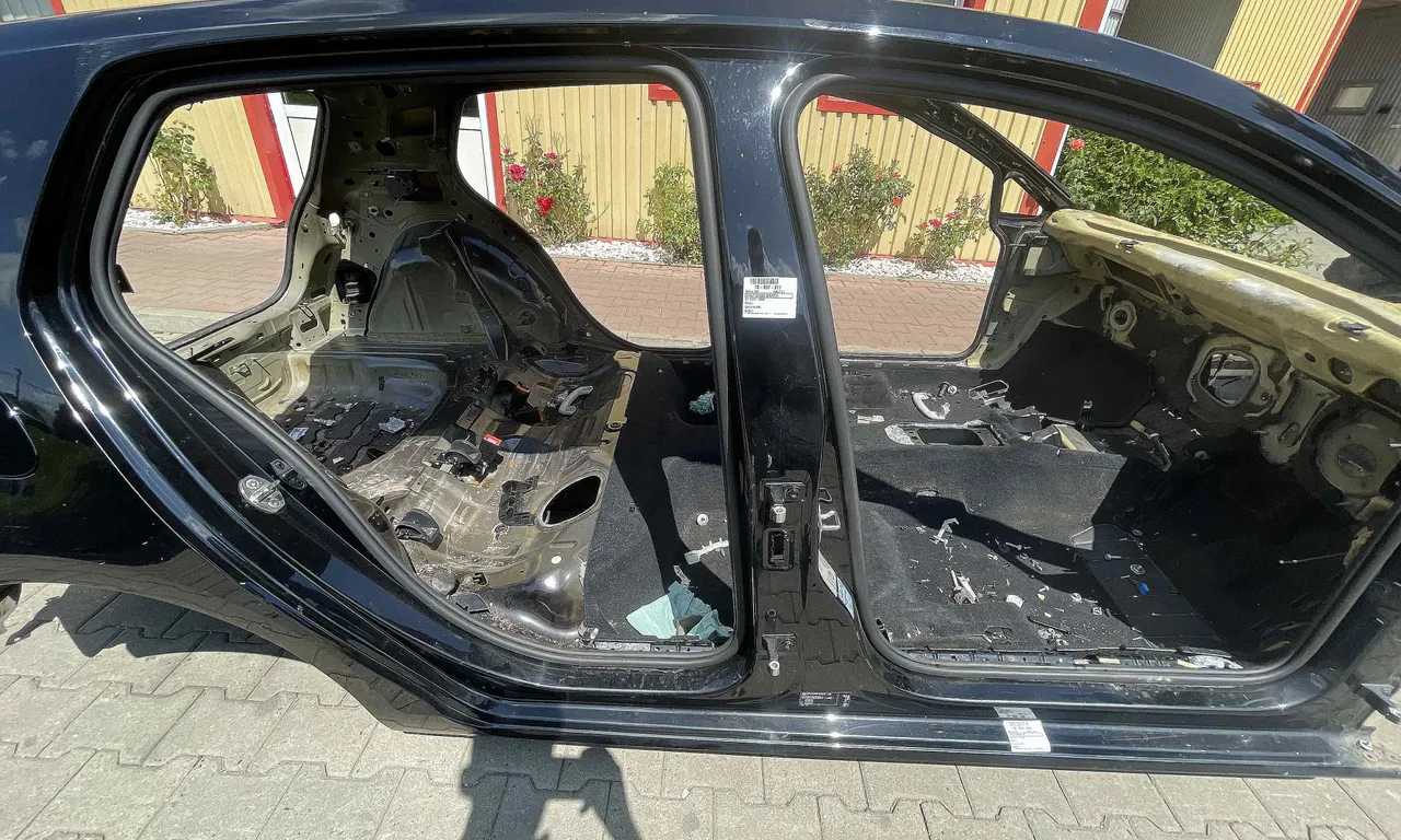 STALP MIJLOC DREAPTA VOLKSWAGEN GOLF VII 2012-2021