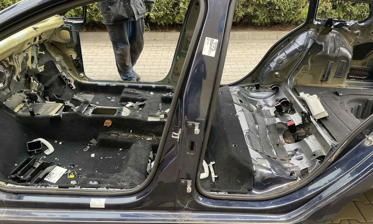 STALP MIJLOC STANGA VOLKSWAGEN GOLF VII 2012-2021