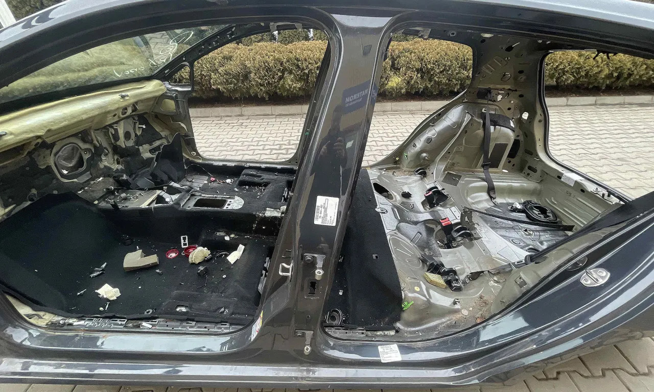 STALP MIJLOC STANGA VOLKSWAGEN GOLF VII 2012-2021